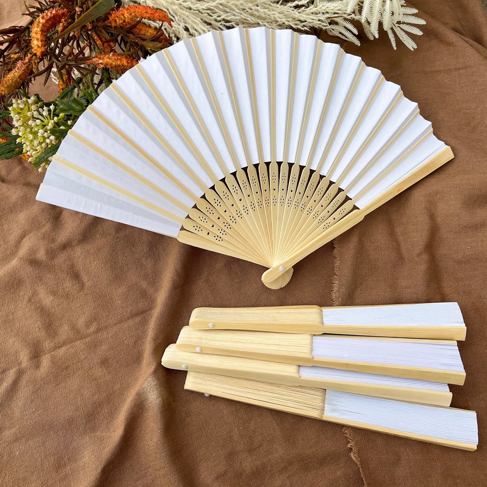 Quạt Giấy Trơn Trắng đơn giản tinh tế dùng chụp ảnh nghệ thuật