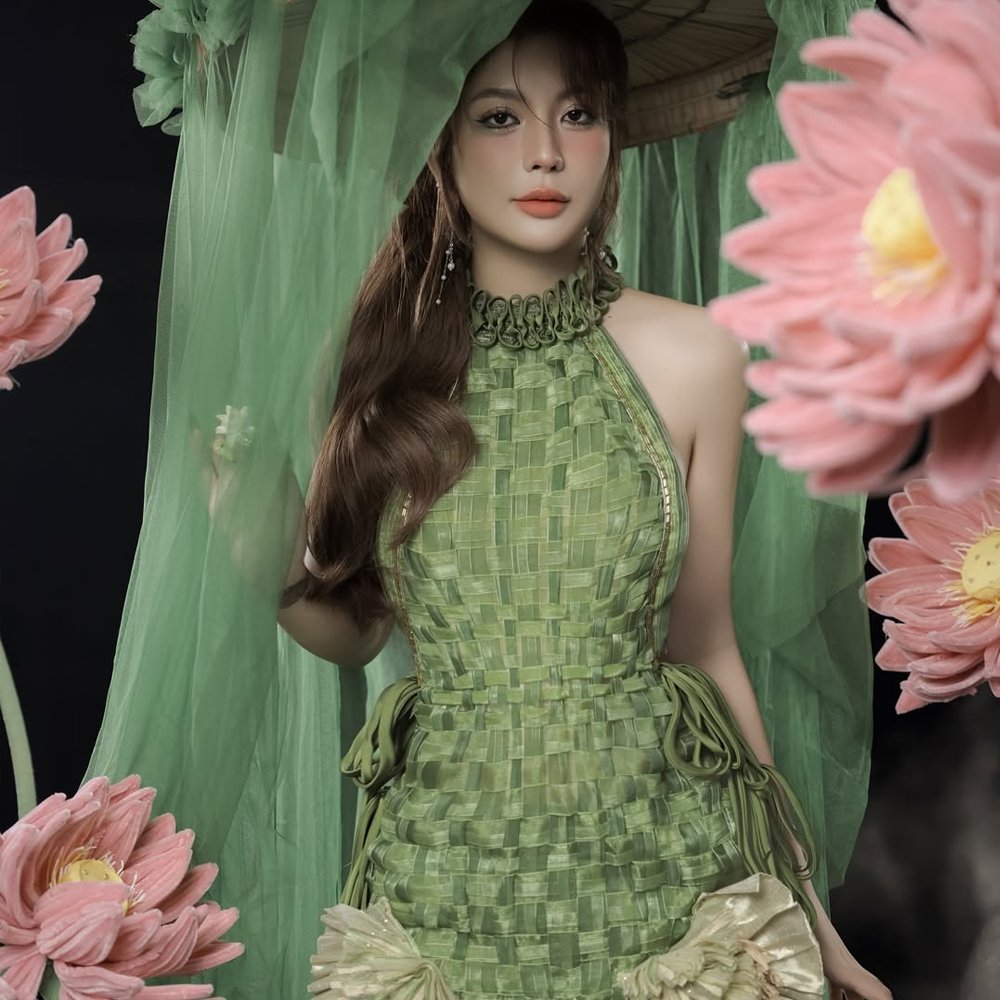 Cho Thuê Set Váy Yếm Xanh Đan Lá Tua Rua