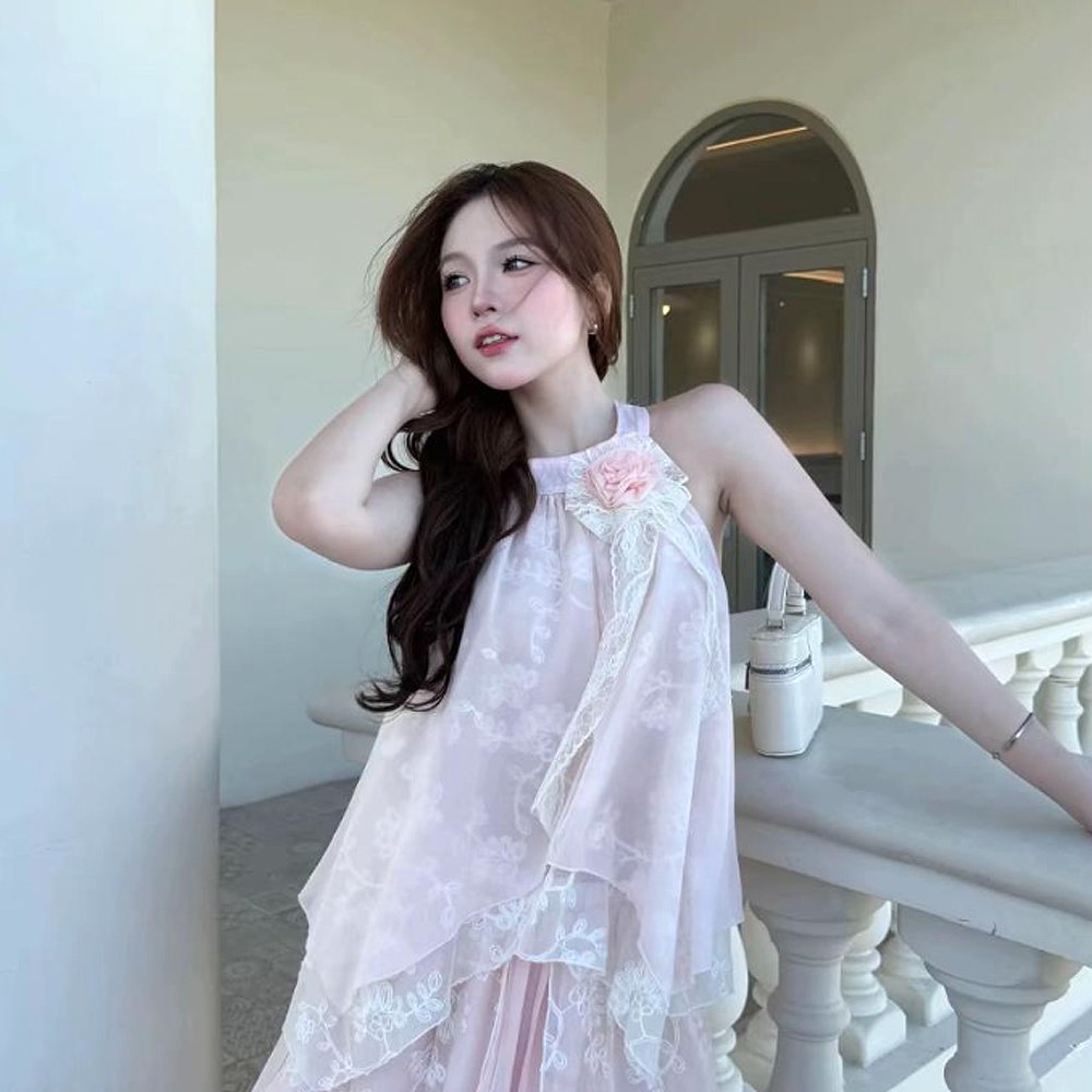 Set yếm ren hoa hồng, chất liệu ren cao cấp, nữ tính quyến rũ, thuê tại Tiệm Nhà Bông