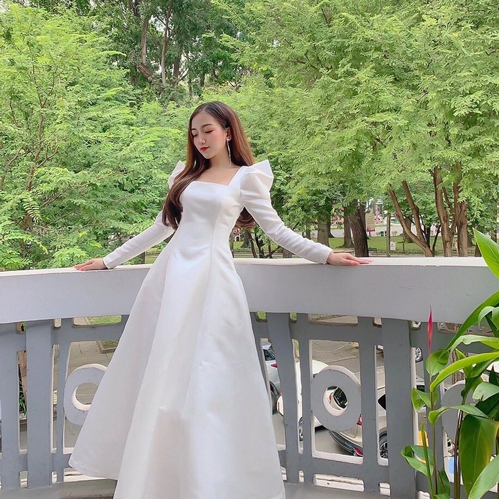 Váy Dài Tay Dài Basic THE NELLA Trắng – Thiết kế basic, dáng dài sang trọng tại Tiệm Nhà Bông.