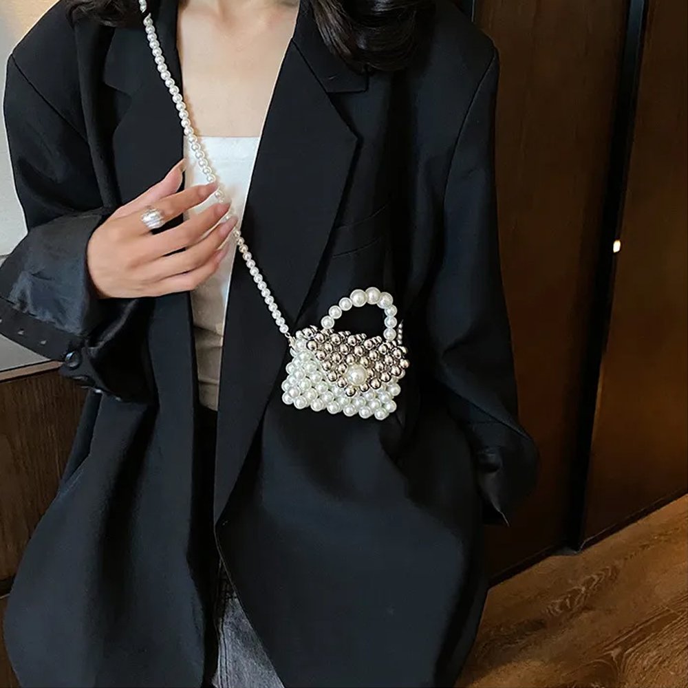 Cho Thuê Túi Xách Mini Ngọc Trai Bản Vuông Trắng tại Tiệm Nhà Bông