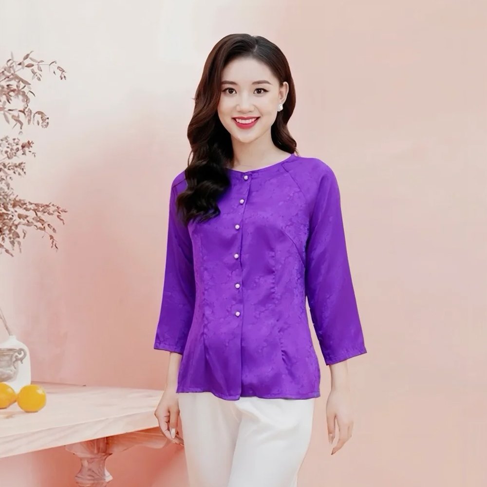 Set Bà Ba Hoa Chìm Tím đặc biệt phù hợp cho các dịp như: lễ chùa, biểu diễn văn nghệ, sự kiện văn hóa, chụp ảnh kỷ niệm hoặc làm đồng phục nhóm. Màu tím dịu dàng còn giúp người mặc tạo ấn tượng sang trọng nhưng vẫn gần gũi, rất được ưa chuộng trong những buổi lễ hội, trình diễn hoặc chụp ảnh nghệ thuật.