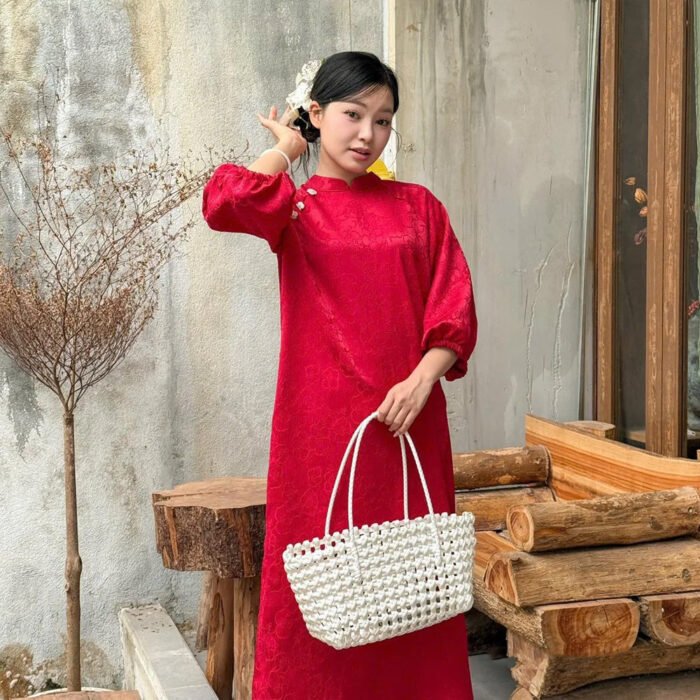 Mẫu áo dài đỏ truyền thống, ý nghĩa phong thủy tốt