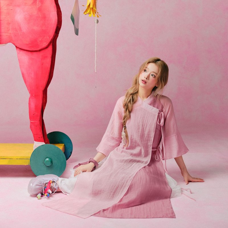 Thuê áo dài remmus hồng chụp ảnh nữ tính